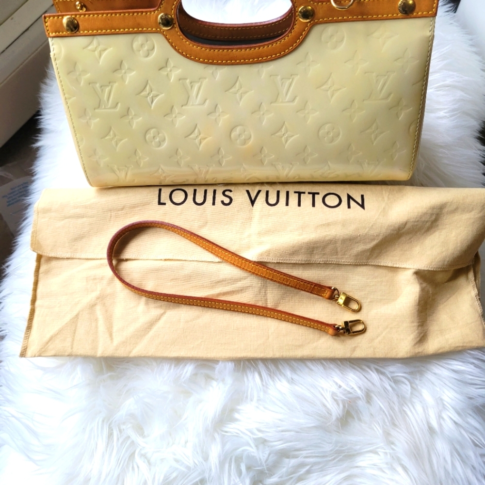 Louis Vuitton Bag - Picture 1 of 9
